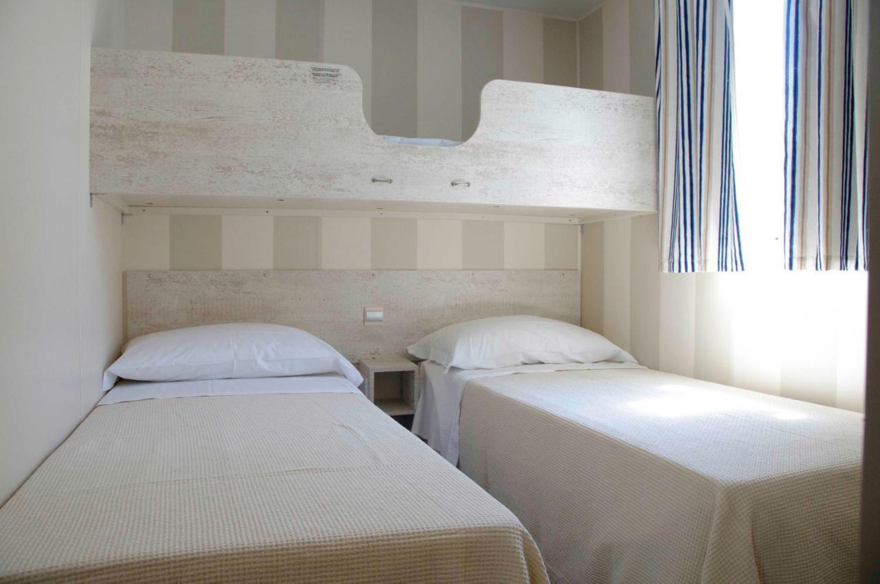 Club Del Sole Marina Family Resort Punta Marina Buitenkant foto