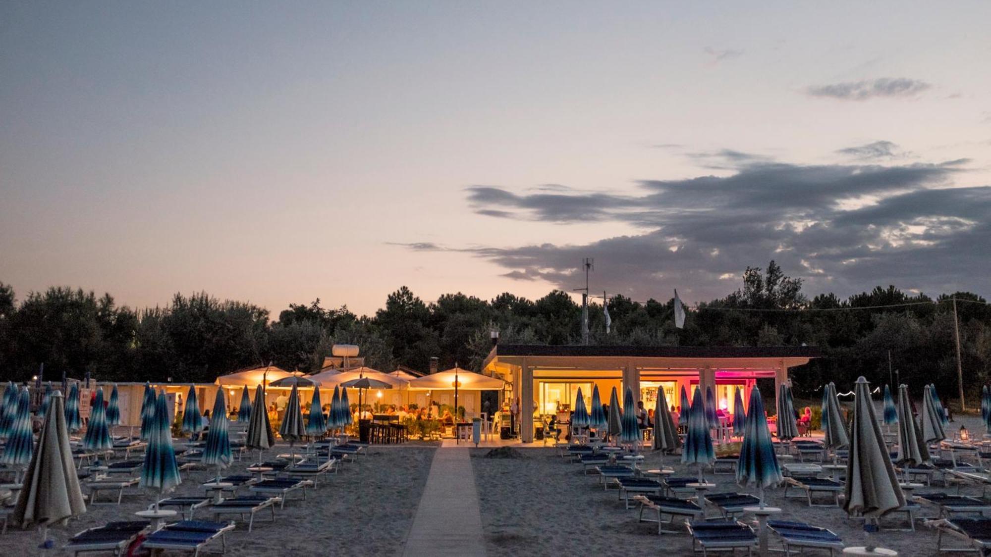 Club Del Sole Marina Family Resort Punta Marina Buitenkant foto